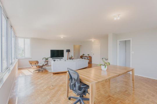Comprar apartamento em Pinheiros com 3 quartos. — Sala