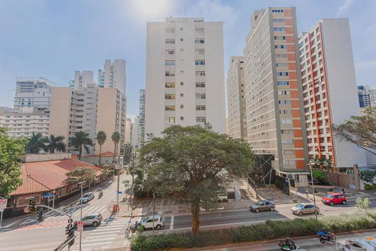 Comprar apartamento em Pinheiros com 3 quartos. — Vista da Suíte