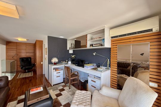 Venda de apartamento mobiliado no Brooklin com 4 quartos, 2 suítes, academia, piscina, garden e closet. — Sala Cobertura