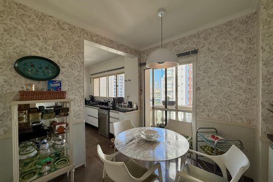 Venda de apartamento mobiliado no Brooklin com 4 quartos, 2 suítes, academia, piscina, garden e closet. — Cozinha 