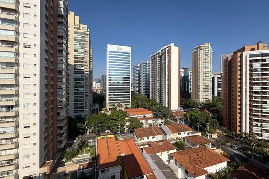 Venda de apartamento mobiliado no Brooklin com 4 quartos, 2 suítes, academia, piscina, garden e closet. — Vista Quarto 3
