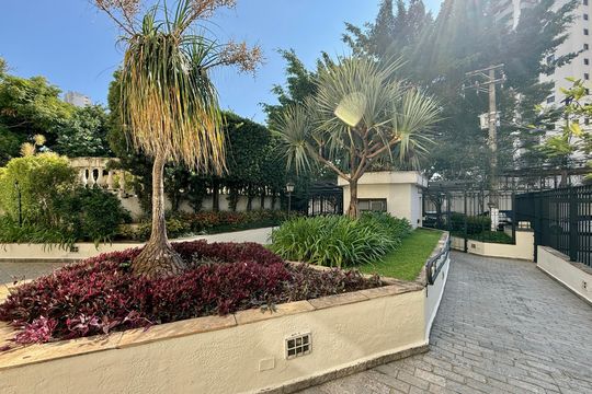 Venda de apartamento mobiliado no Brooklin com 4 quartos, 2 suítes, academia, piscina, garden e closet. — Entrada