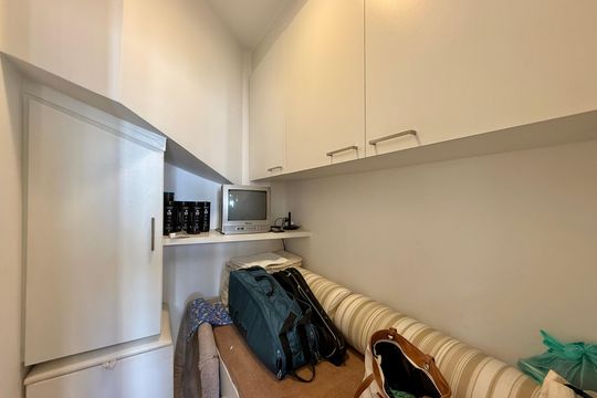 Venda de apartamento mobiliado no Brooklin com 4 quartos, 2 suítes, academia, piscina, garden e closet. — Quarto de Serviço
