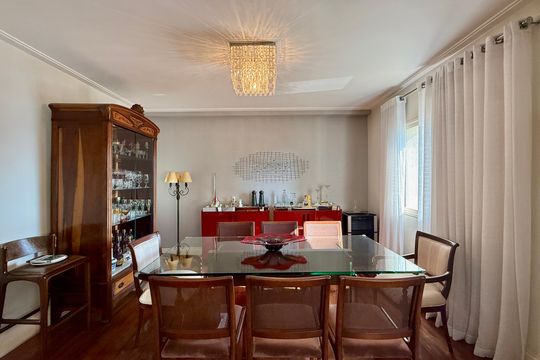 Venda de apartamento mobiliado no Brooklin com 4 quartos, 2 suítes, academia, piscina, garden e closet. — Sala