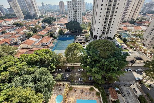 Venda de apartamento mobiliado no Brooklin com 4 quartos, 2 suítes, academia, piscina, garden e closet. — Vista 