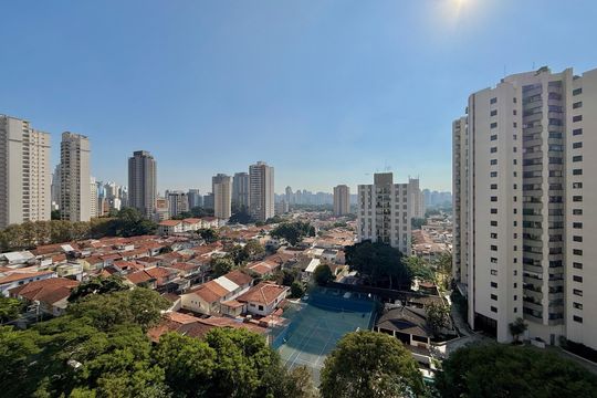Venda de apartamento mobiliado no Brooklin com 4 quartos, 2 suítes, academia, piscina, garden e closet. — Vista 