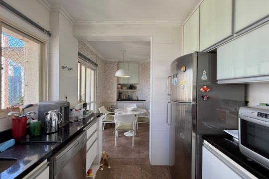Venda de apartamento mobiliado no Brooklin com 4 quartos, 2 suítes, academia, piscina, garden e closet. — Cozinha 