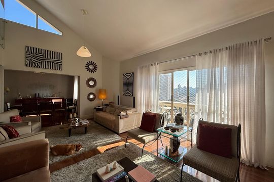 Venda de apartamento mobiliado no Brooklin com 4 quartos, 2 suítes, academia, piscina, garden e closet. — Sala
