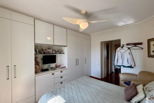 Venda de apartamento mobiliado no Brooklin com 4 quartos, 2 suítes, academia, piscina, garden e closet. — Suíte 