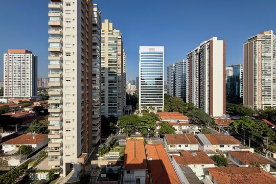 Venda de apartamento mobiliado no Brooklin com 4 quartos, 2 suítes, academia, piscina, garden e closet. — Vista Quarto 2
