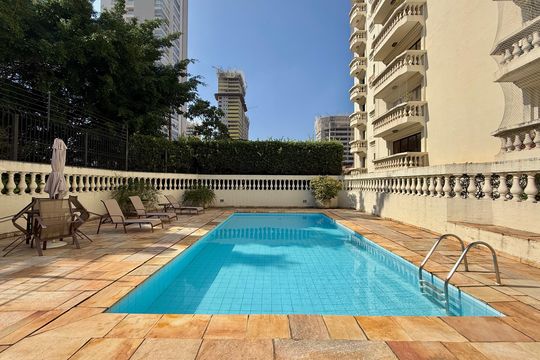 Venda de apartamento mobiliado no Brooklin com 4 quartos, 2 suítes, academia, piscina, garden e closet. — Piscina 