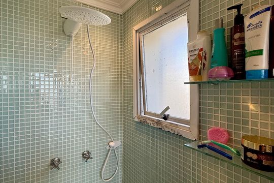 Venda de apartamento mobiliado no Brooklin com 4 quartos, 2 suítes, academia, piscina, garden e closet. — Banheiro Suíte 