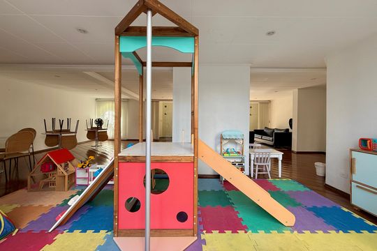 Venda de apartamento mobiliado no Brooklin com 4 quartos, 2 suítes, academia, piscina, garden e closet. — Brinquedoteca 