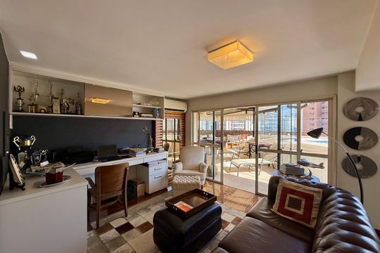 Venda de apartamento mobiliado no Brooklin com 4 quartos, 2 suítes, academia, piscina, garden e closet. — Sala Cobertura