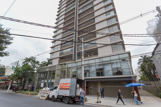 Apartamento mobiliado em Indianópolis com 3 quartos e varanda gourmet, ideal para comprar. — Fachada