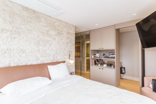Apartamento mobiliado em Indianópolis com 3 quartos e varanda gourmet, ideal para comprar. — Suíte 3