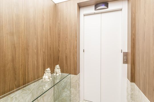 Apartamento mobiliado em Indianópolis com 3 quartos e varanda gourmet, ideal para comprar. — Entrada