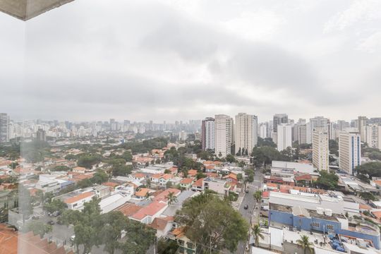 Apartamento mobiliado em Indianópolis com 3 quartos e varanda gourmet, ideal para comprar. — Vista