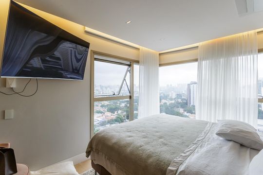 Apartamento mobiliado em Indianópolis com 3 quartos e varanda gourmet, ideal para comprar. — Suíte 3