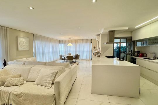 Compra apartamento mobiliado com 3 quartos, varanda e piscina no condomínio. — foto 12