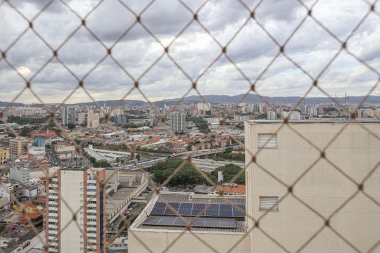 Apartamento com 2 quartos e piscina no condomínio, ideal para comprar. — Vista da Suíte 2