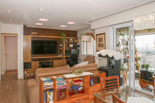 Apartamento com 2 quartos e piscina no condomínio, ideal para comprar. — foto 1