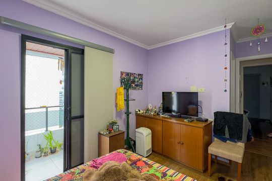 Apartamento no Brooklin Novo com varanda, 3 quartos e academia. Ideal para comprar. — Quarto Suíte