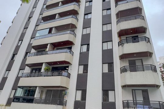 Apartamento no Brooklin Novo com varanda, 3 quartos e academia. Ideal para comprar. — Fachada