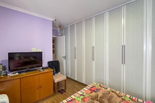 Apartamento no Brooklin Novo com varanda, 3 quartos e academia. Ideal para comprar. — Quarto Suíte