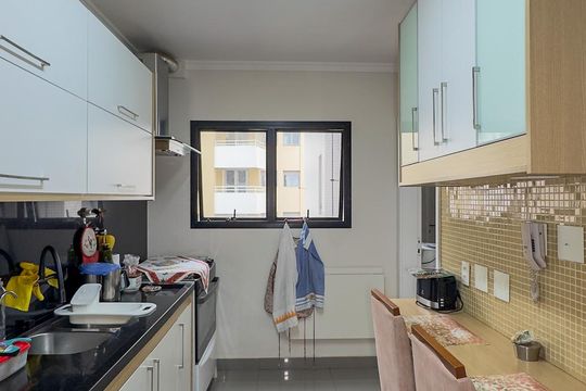 Apartamento no Brooklin Novo com varanda, 3 quartos e academia. Ideal para comprar. — Cozinha