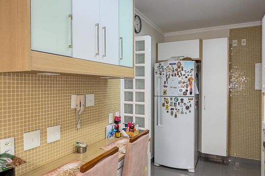 Apartamento no Brooklin Novo com varanda, 3 quartos e academia. Ideal para comprar. — Cozinha