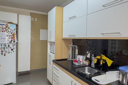 Apartamento no Brooklin Novo com varanda, 3 quartos e academia. Ideal para comprar. — Cozinha