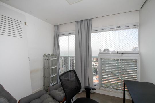 Apartamento para compra, 2 quartos, 1 suíte, closet, mobiliado. — Escritório