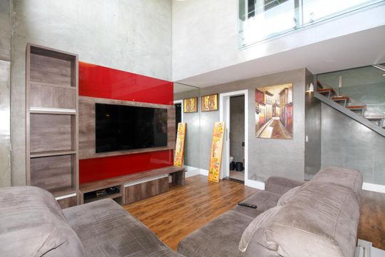 Apartamento para compra, 2 quartos, 1 suíte, closet, mobiliado. — Sala e Cozinha