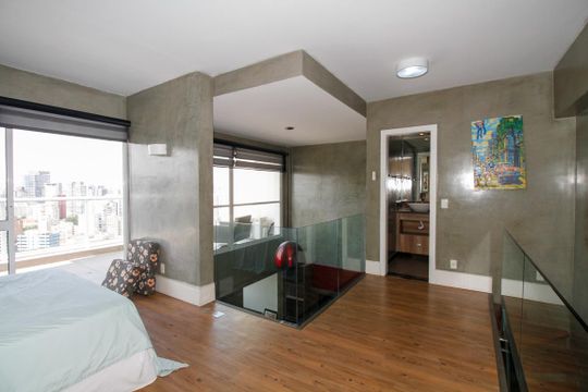 Apartamento para compra, 2 quartos, 1 suíte, closet, mobiliado. — Suíte