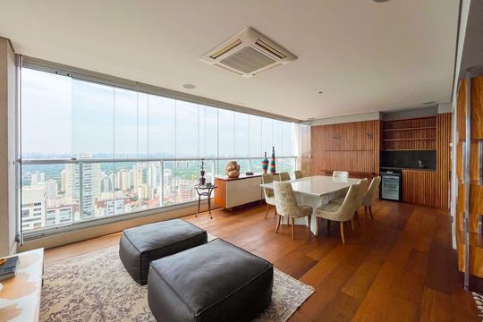 Apartamento para comprar no Alto da Lapa, 4 quartos, mobiliado. Churrasqueira e piscina no condomínio. — Sala
