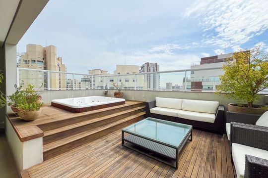 Apartamento para comprar no Alto da Lapa, 4 quartos, mobiliado. Churrasqueira e piscina no condomínio. — Varanda