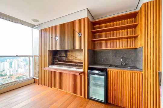 Apartamento para comprar no Alto da Lapa, 4 quartos, mobiliado. Churrasqueira e piscina no condomínio. — Varanda