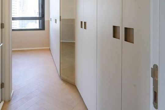 Venda de apartamento com 3 suítes, varanda gourmet e churrasqueira no condomínio. — Quarto