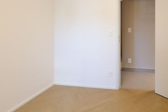 Venda de apartamento com 3 suítes, varanda gourmet e churrasqueira no condomínio. — Quarto