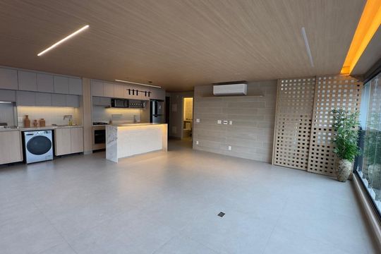 Venda de apartamento com 3 suítes, varanda gourmet e churrasqueira no condomínio. — Sala