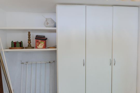 Compra apartamento com varanda, 5 quartos e piscina no condomínio. — Quarto de Serviço 1