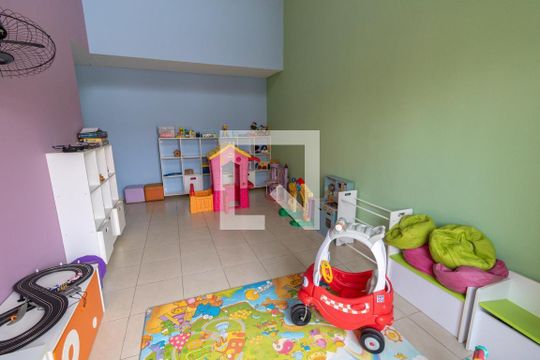 Venda de apartamento mobiliado no Itaim Bibi com varanda gourmet e academia. 4 suítes. — Brinquedoteca
