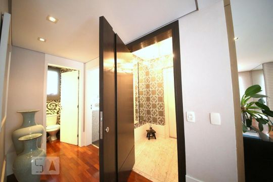 Venda de apartamento mobiliado no Itaim Bibi com varanda gourmet e academia. 4 suítes. — Entrada
