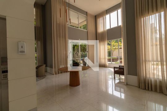Venda de apartamento mobiliado no Itaim Bibi com varanda gourmet e academia. 4 suítes. — Hall de entrada