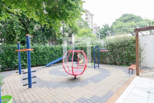 Venda de apartamento mobiliado no Itaim Bibi com varanda gourmet e academia. 4 suítes. — Playground