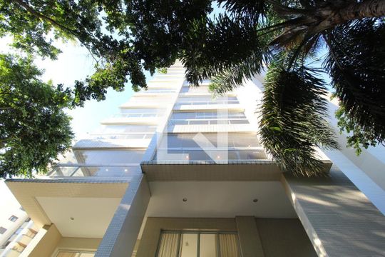 Venda de apartamento mobiliado no Itaim Bibi com varanda gourmet e academia. 4 suítes. — Fachada do Prédio