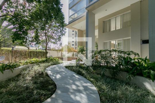 Venda de apartamento mobiliado no Itaim Bibi com varanda gourmet e academia. 4 suítes. — Entrada