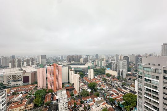Apartamento com 2 quartos, varanda e churrasqueira. Piscina no condomínio. Ideal para comprar. — Vista