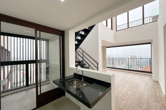 Apartamento com 2 quartos, varanda e churrasqueira. Piscina no condomínio. Ideal para comprar. — Cozinha